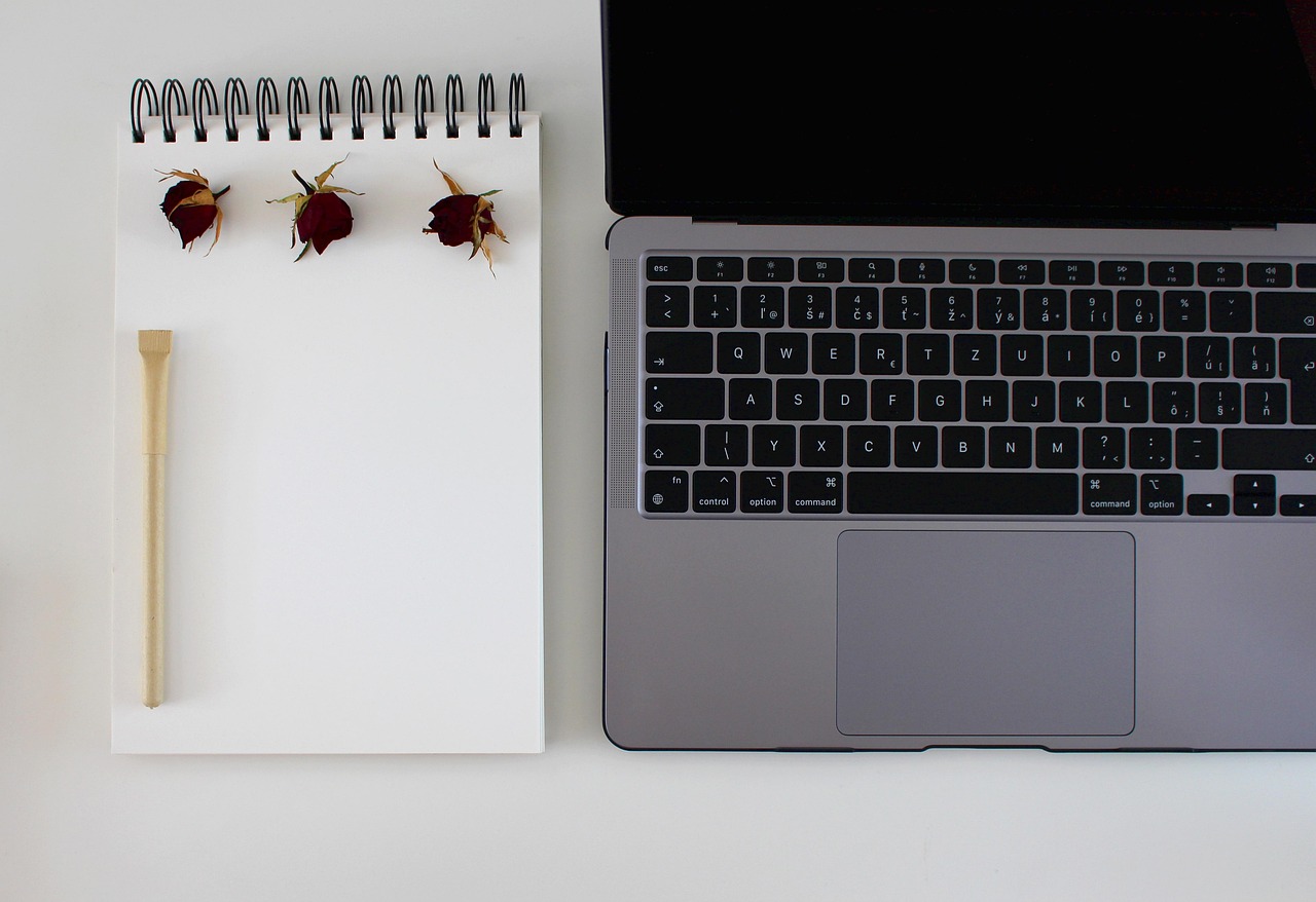 Computer, notepad, office — How Do You Write A Preview In An Essay