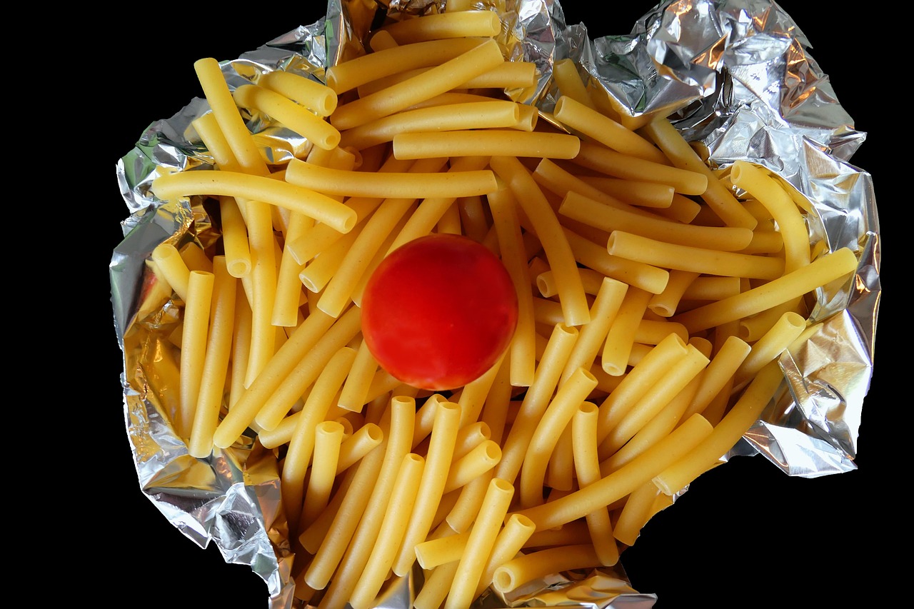 Pasta, uncooked, cooking —