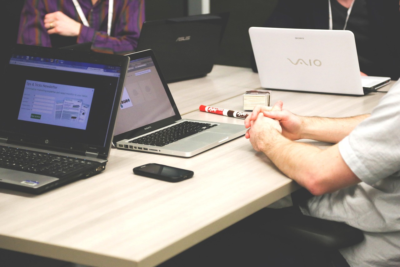 Laptops, meeting, businessmen — roller skates - Best Roller Skates for Fitness, Dance & Fun